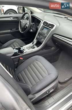 Седан Ford Fusion 2014 в 