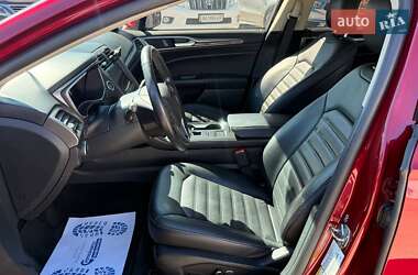 Седан Ford Fusion 2016 в 