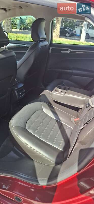 Седан Ford Fusion 2015 в Одесі