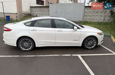 Седан Ford Fusion 2012 в 