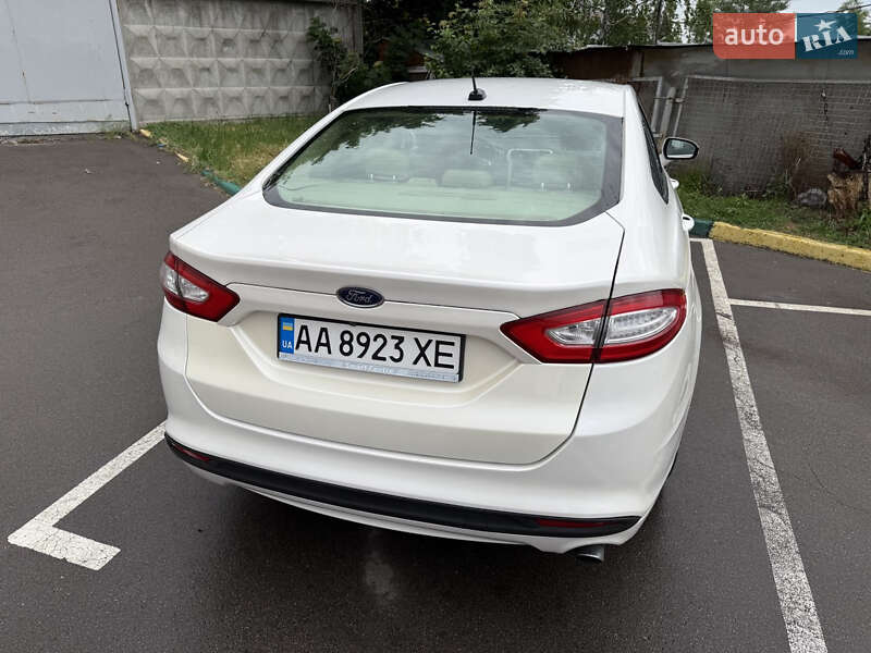 Седан Ford Fusion 2012 в Києві