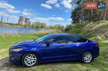 Седан Ford Fusion 2013 в 