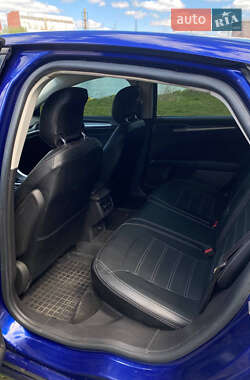 Седан Ford Fusion 2013 в 