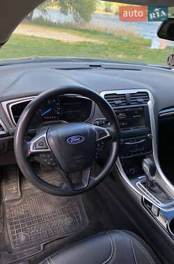 Седан Ford Fusion 2013 в 