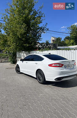 Седан Ford Fusion 2013 в 