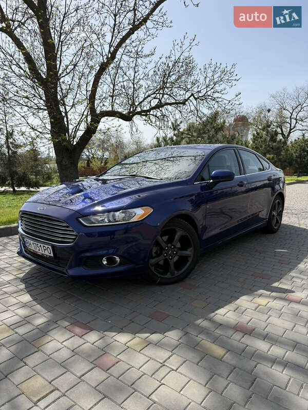 Седан Ford Fusion 2015 в Измаиле