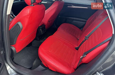 Седан Ford Fusion 2015 в 