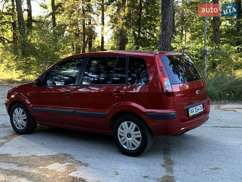 Хэтчбек Ford Fusion 2006 в Киеве