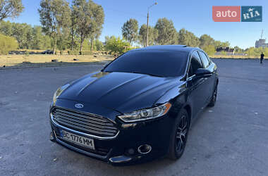 Седан Ford Fusion 2013 в 