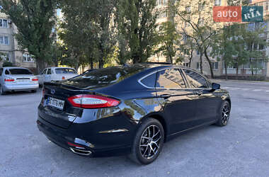 Седан Ford Fusion 2013 в 