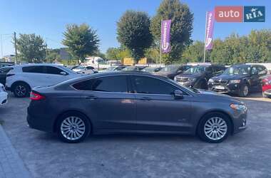 Седан Ford Fusion 2013 в 