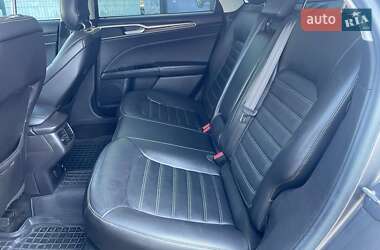 Седан Ford Fusion 2013 в 
