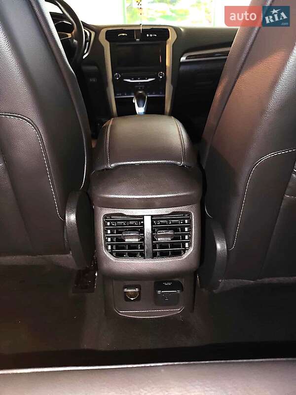 Седан Ford Fusion 2013 в Стрые