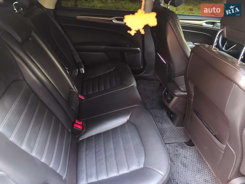 Седан Ford Fusion 2013 в Стрые