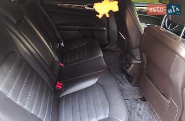 Седан Ford Fusion 2013 в 