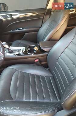Седан Ford Fusion 2014 в 