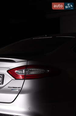 Седан Ford Fusion 2012 в 