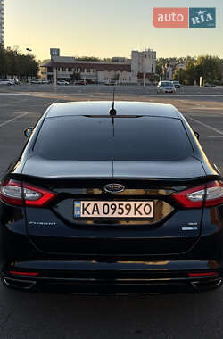 Седан Ford Fusion 2015 в 