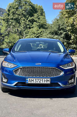 Седан Ford Fusion 2018 в 