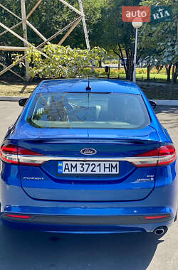 Седан Ford Fusion 2018 в 