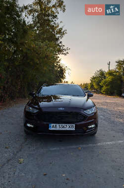 Седан Ford Fusion 2016 в 