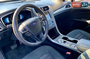 Седан Ford Fusion 2018 в 