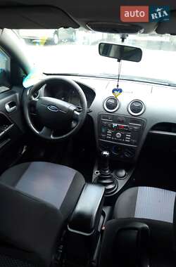 Хетчбек Ford Fusion 2006 в 