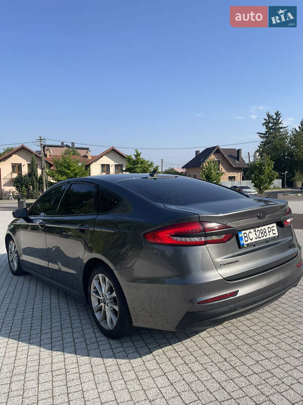 Седан Ford Fusion 2018 в Львові