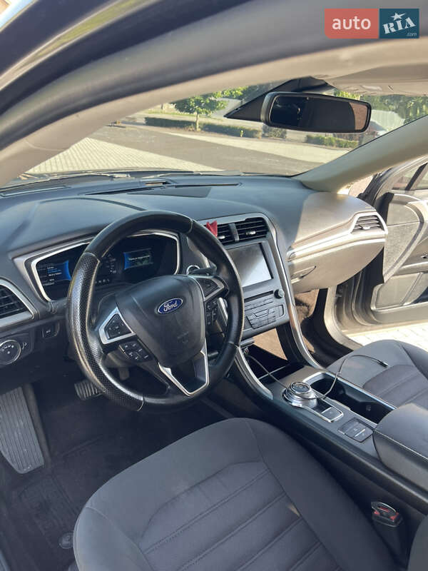 Седан Ford Fusion 2018 в Львові