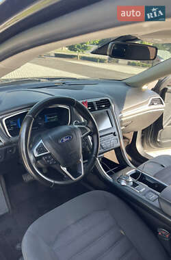 Седан Ford Fusion 2018 в 