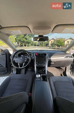 Седан Ford Fusion 2018 в 