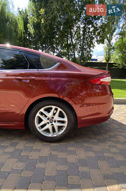 Седан Ford Fusion 2014 в 