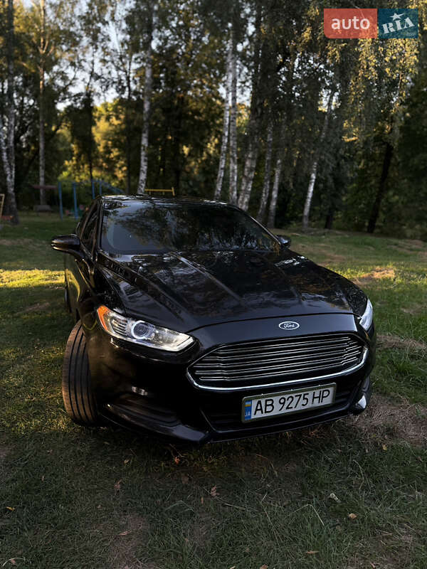 Седан Ford Fusion 2013 в 
