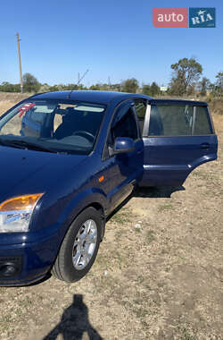 Хэтчбек Ford Fusion 2011 в 