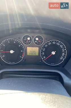 Хэтчбек Ford Fusion 2011 в 