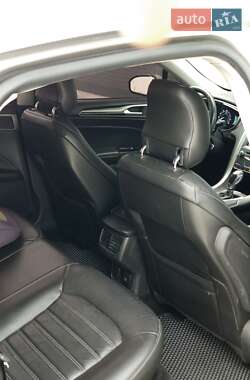 Седан Ford Fusion 2013 в 