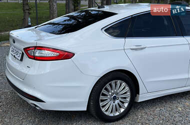 Седан Ford Fusion 2016 в 