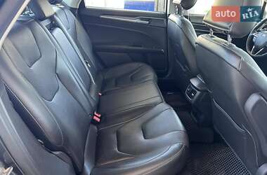 Седан Ford Fusion 2015 в 
