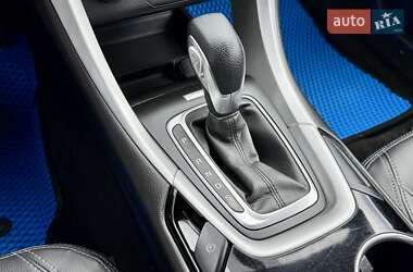Седан Ford Fusion 2015 в 