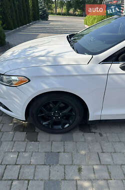 Седан Ford Fusion 2015 в 