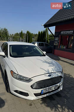 Седан Ford Fusion 2015 в 