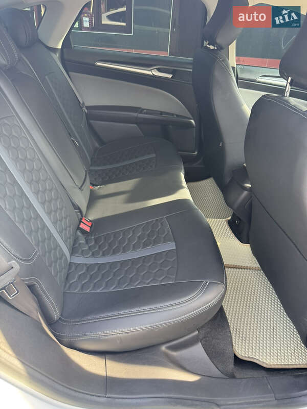 Седан Ford Fusion 2015 в Рудки