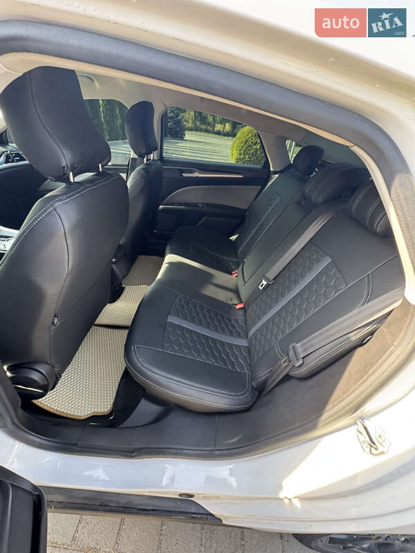 Седан Ford Fusion 2015 в Рудки