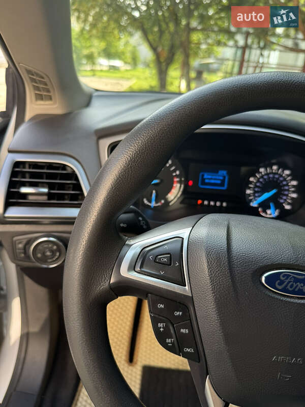 Седан Ford Fusion 2015 в Рудки