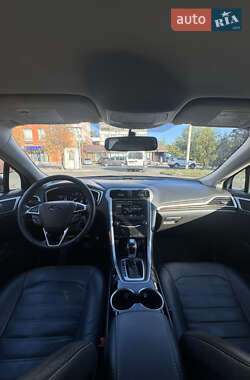 Седан Ford Fusion 2014 в 