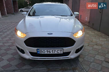 Седан Ford Fusion 2015 в 