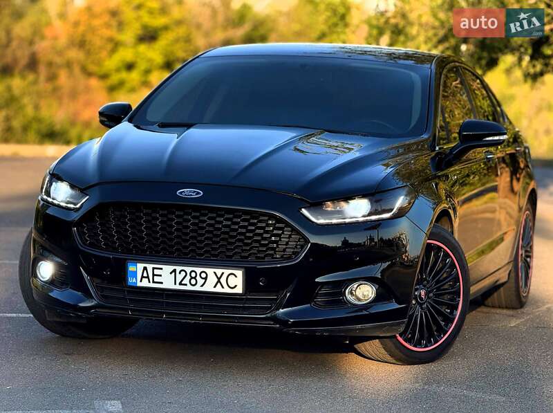 Седан Ford Fusion 2016 в 