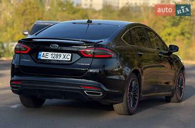 Седан Ford Fusion 2016 в 