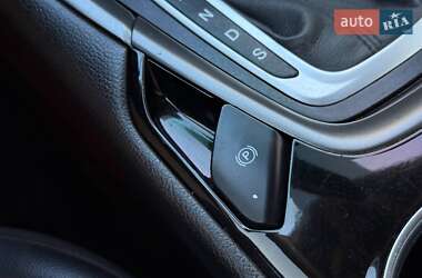 Седан Ford Fusion 2016 в 