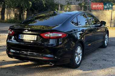 Седан Ford Fusion 2013 в 